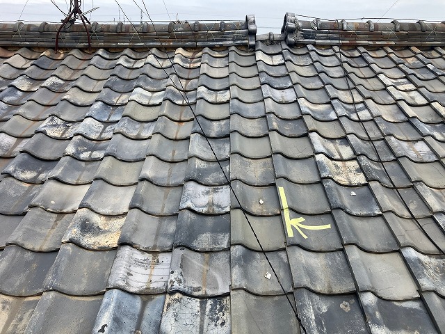 瓦屋根の隣との境目